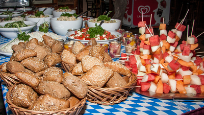 Oktoberfest-05-09-15(971) als Smartobjekt-1